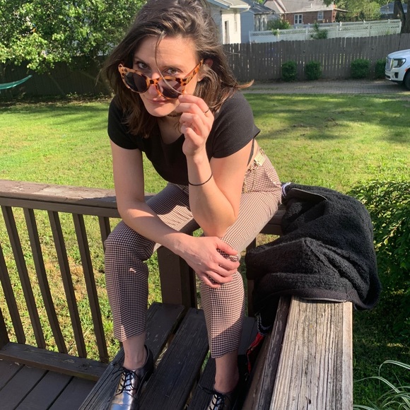 Like this to BOOKMARK my closet - Picture 5 of 5